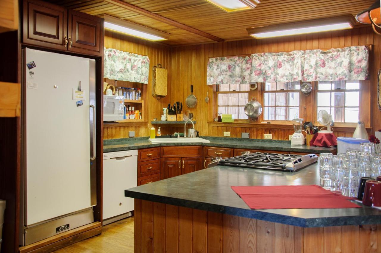 The Castle Bed And Breakfast Ocracoke Exterior foto